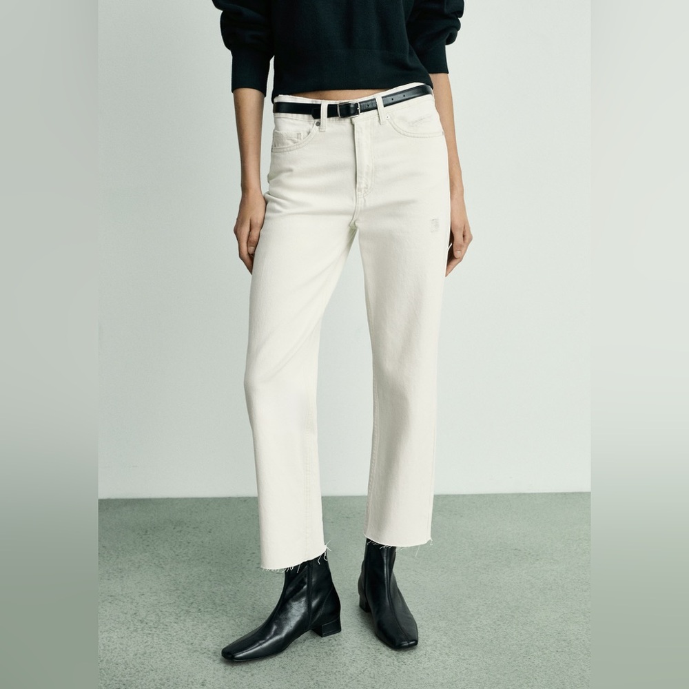 NWT MNG - Blanca Straight Leg Mid Rise Cropped Jeans in White